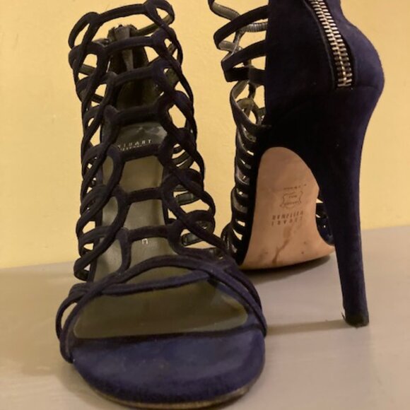 Stuart Weitzman purple Loop de Loop suede cage zip sandals, size 10 - Picture 2 of 3